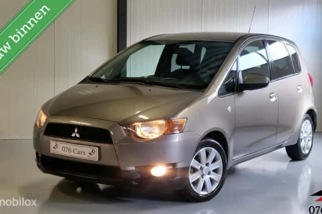 Mitsubishi Colt (2011) thumbnail 1