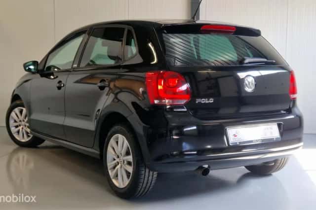 Volkswagen Polo (2011) thumbnail 4
