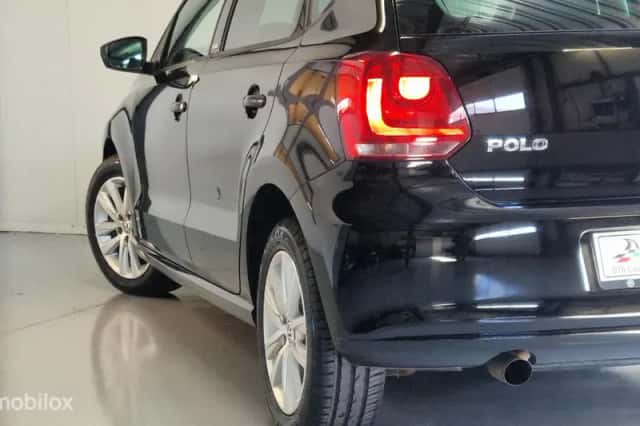 Volkswagen Polo (2011) thumbnail 5