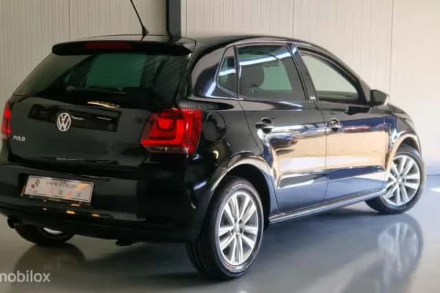 Volkswagen Polo (2011) thumbnail 6
