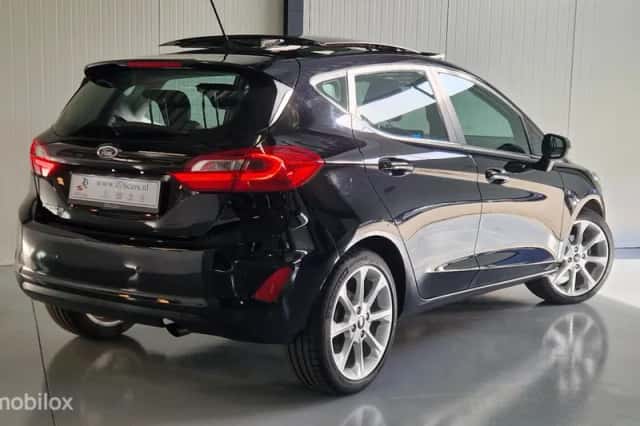 Ford Fiesta (2018) thumbnail 5