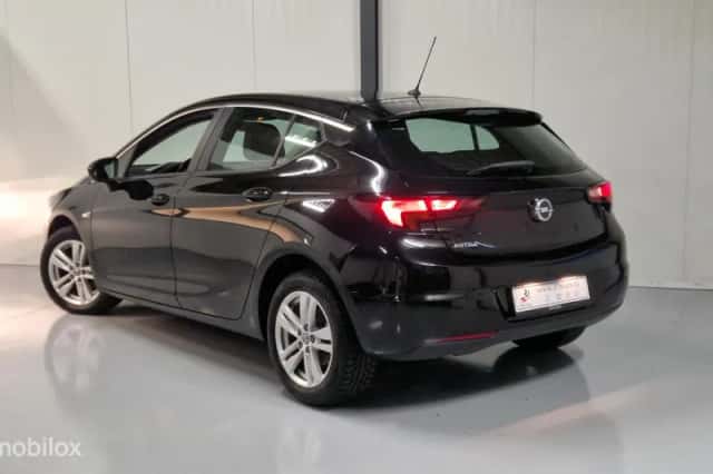 Opel Astra (2018) thumbnail 4