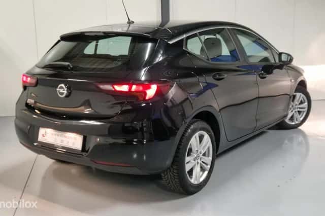 Opel Astra (2018) thumbnail 5