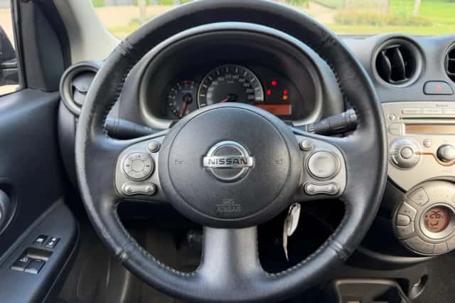 Nissan Micra (2011) thumbnail 3