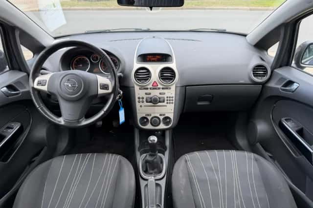 Opel Corsa (2007) thumbnail 2