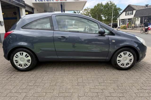 Opel Corsa (2007) thumbnail 6