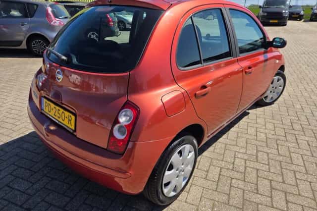 Nissan Micra (2008) thumbnail 3
