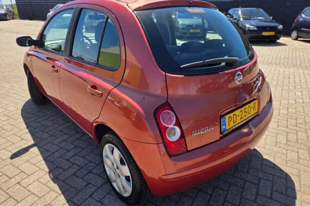 Nissan Micra (2008) thumbnail 4
