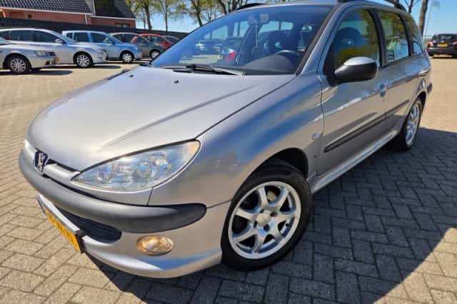 Peugeot 206 (2002) thumbnail 1