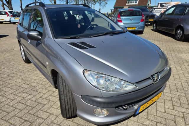 Peugeot 206 (2002) thumbnail 2