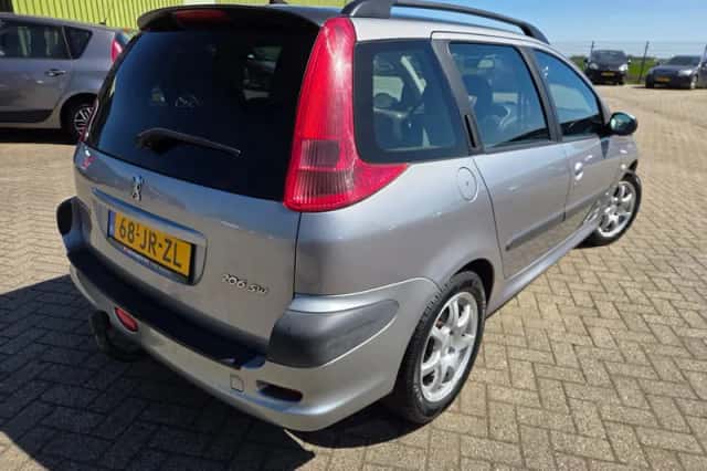 Peugeot 206 (2002) thumbnail 3