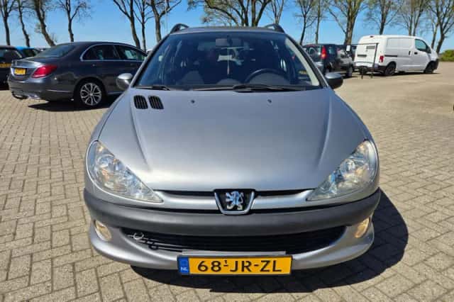 Peugeot 206 (2002) thumbnail 6