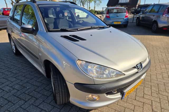 Peugeot 206 (2004) thumbnail 2