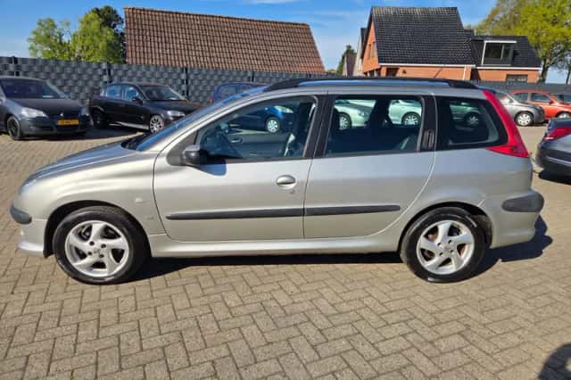 Peugeot 206 (2004) thumbnail 5
