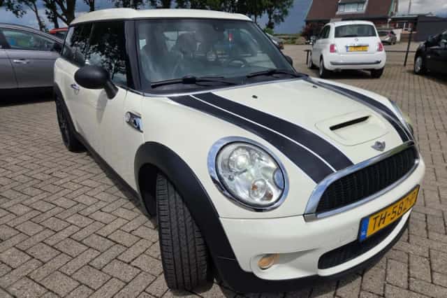 MINI Clubman (2008) thumbnail 2
