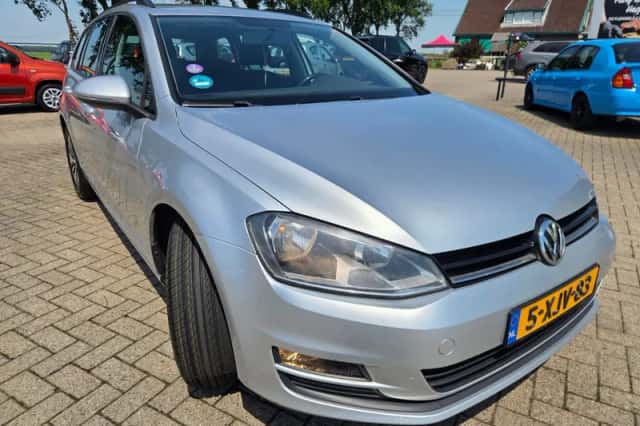 Volkswagen Golf (2014) thumbnail 2