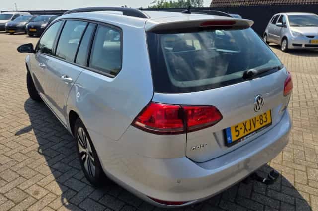 Volkswagen Golf (2014) thumbnail 4