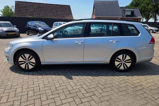 Volkswagen Golf (2014) thumbnail 5