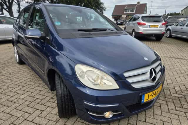 Mercedes-Benz B-Klasse (2009) thumbnail 2