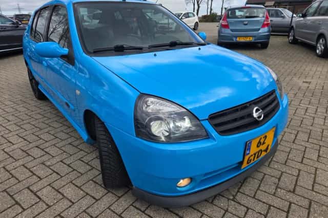 Nissan Platina (2003) thumbnail 2