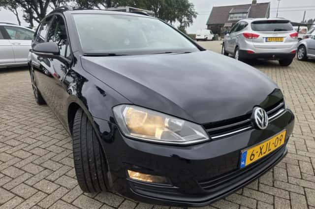 Volkswagen Golf (2014) thumbnail 2