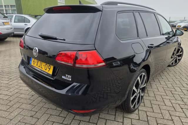 Volkswagen Golf (2014) thumbnail 3
