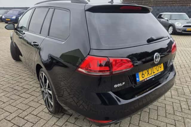 Volkswagen Golf (2014) thumbnail 4