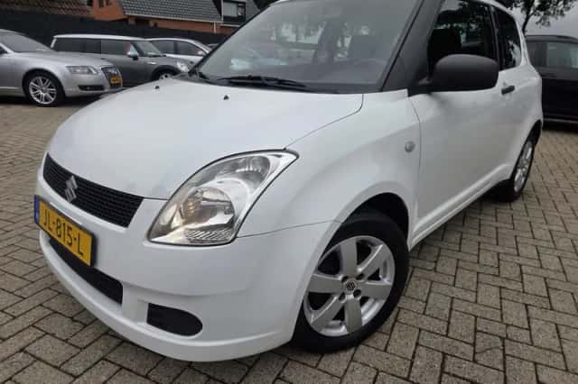 Suzuki Swift (2007) thumbnail 1
