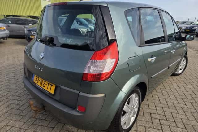 Renault Scénic (2004) thumbnail 3