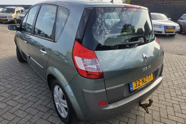 Renault Scénic (2004) thumbnail 4