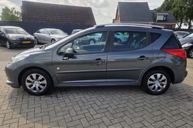 Peugeot 207 (2008) thumbnail 5