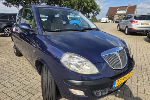 Lancia Ypsilon (2005) thumbnail 2