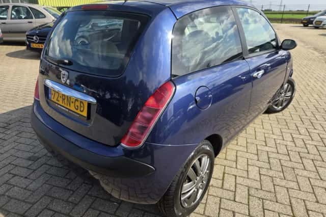 Lancia Ypsilon (2005) thumbnail 3