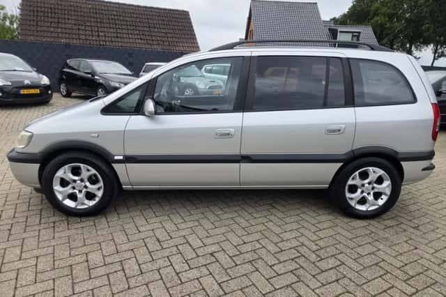 Opel Zafira (2005) thumbnail 5