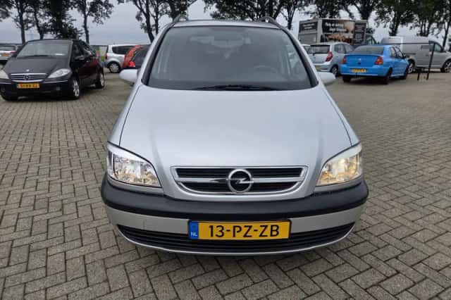 Opel Zafira (2005) thumbnail 6