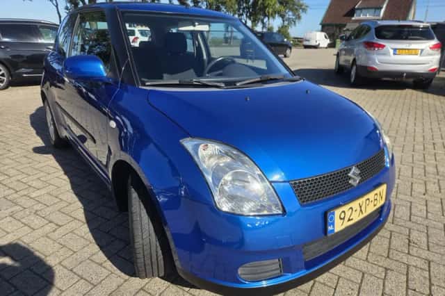 Suzuki Swift (2007) thumbnail 2