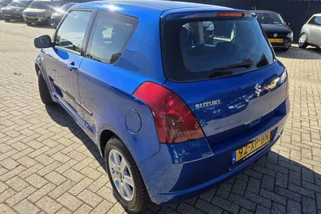 Suzuki Swift (2007) thumbnail 4