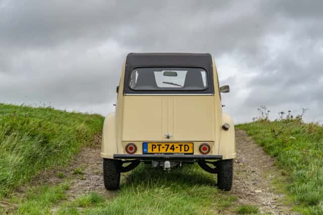 Citroën 2CV (0) thumbnail 3