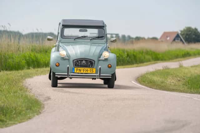 Citroën 2CV (1988) thumbnail 3