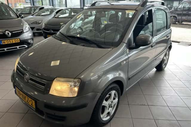 Fiat Panda (2010) thumbnail 1