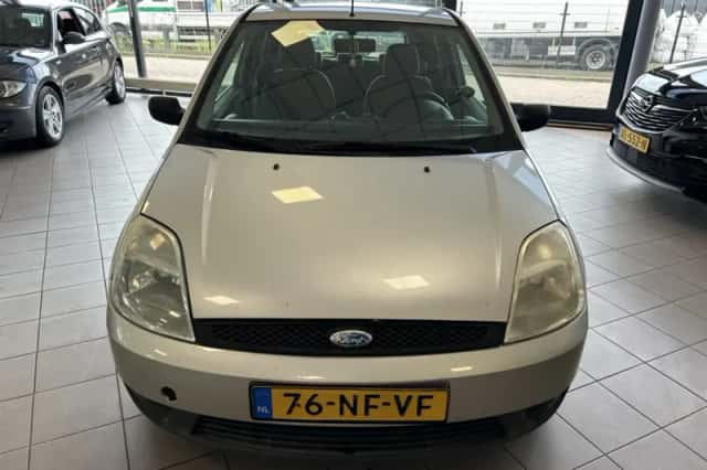 Ford Fiesta (2003) thumbnail 2