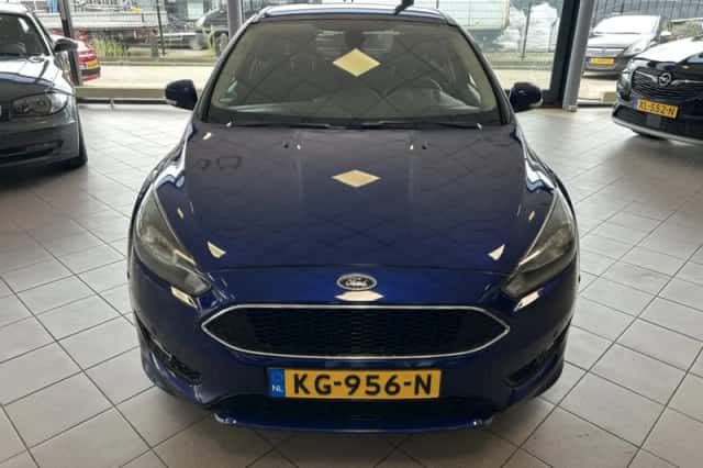 Ford Focus (2016) thumbnail 2
