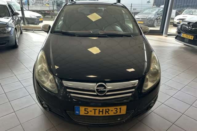 Opel Corsa (2008) thumbnail 2