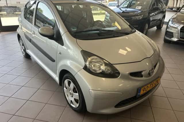 Toyota Aygo (2007) thumbnail 4