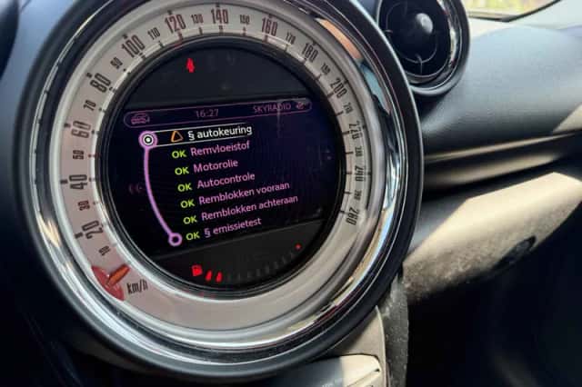 MINI Countryman (2013) thumbnail 6