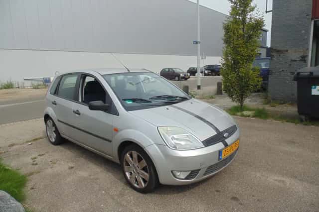 Ford Fiesta (2004) thumbnail 1
