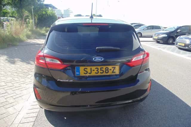 Ford Fiesta (2018) thumbnail 3