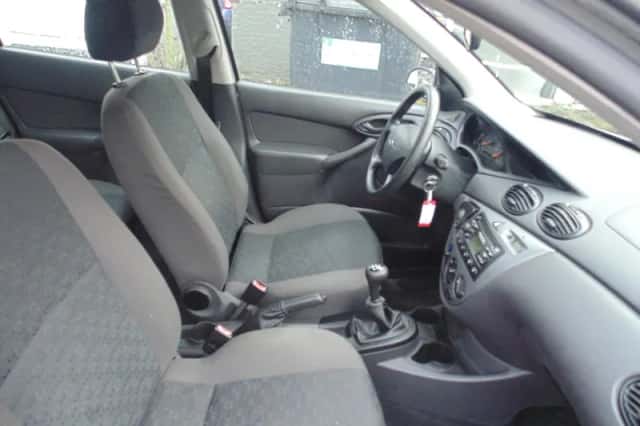 Ford Focus (2001) thumbnail 5