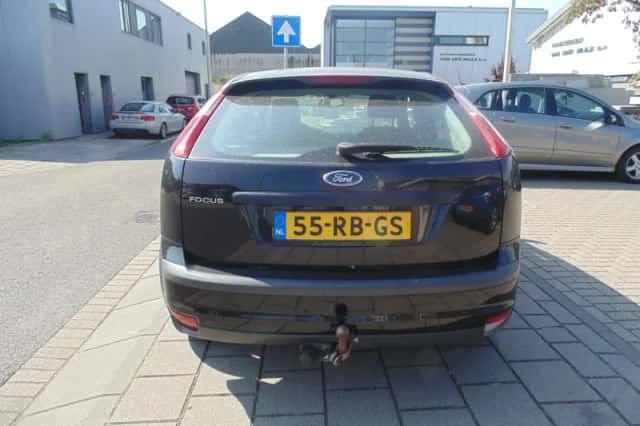 Ford Focus (2005) thumbnail 4