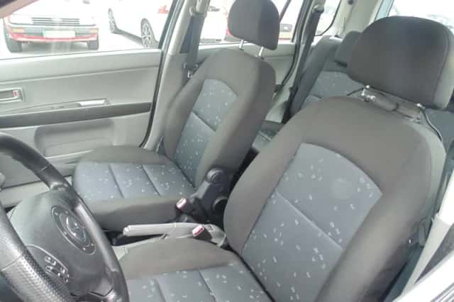 Mazda 2 (2004) thumbnail 5